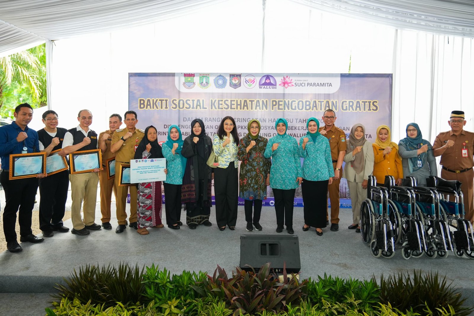 Bakti Sosial Kesehatan dan Pengobatan Gratis di Kabupaten Tangerang Ditinjau Langsung oleh Ketum TP PKK