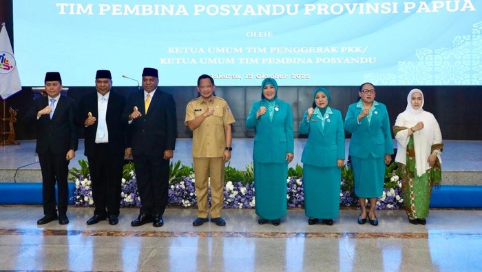 Tri Tito Lantik Ketua TP PKK dan Tim Pembina Posyandu Provinsi Papua
