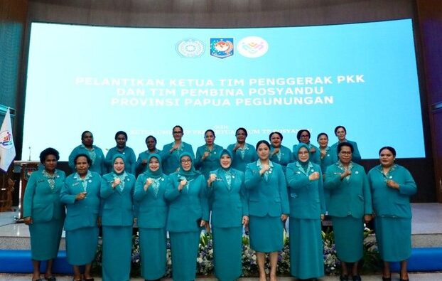 Tri Tito Lantik Anggieta Bestari Tabo sebagai Ketua TP-PKK dan Tim Pembina Posyandu Papua Pegunungan